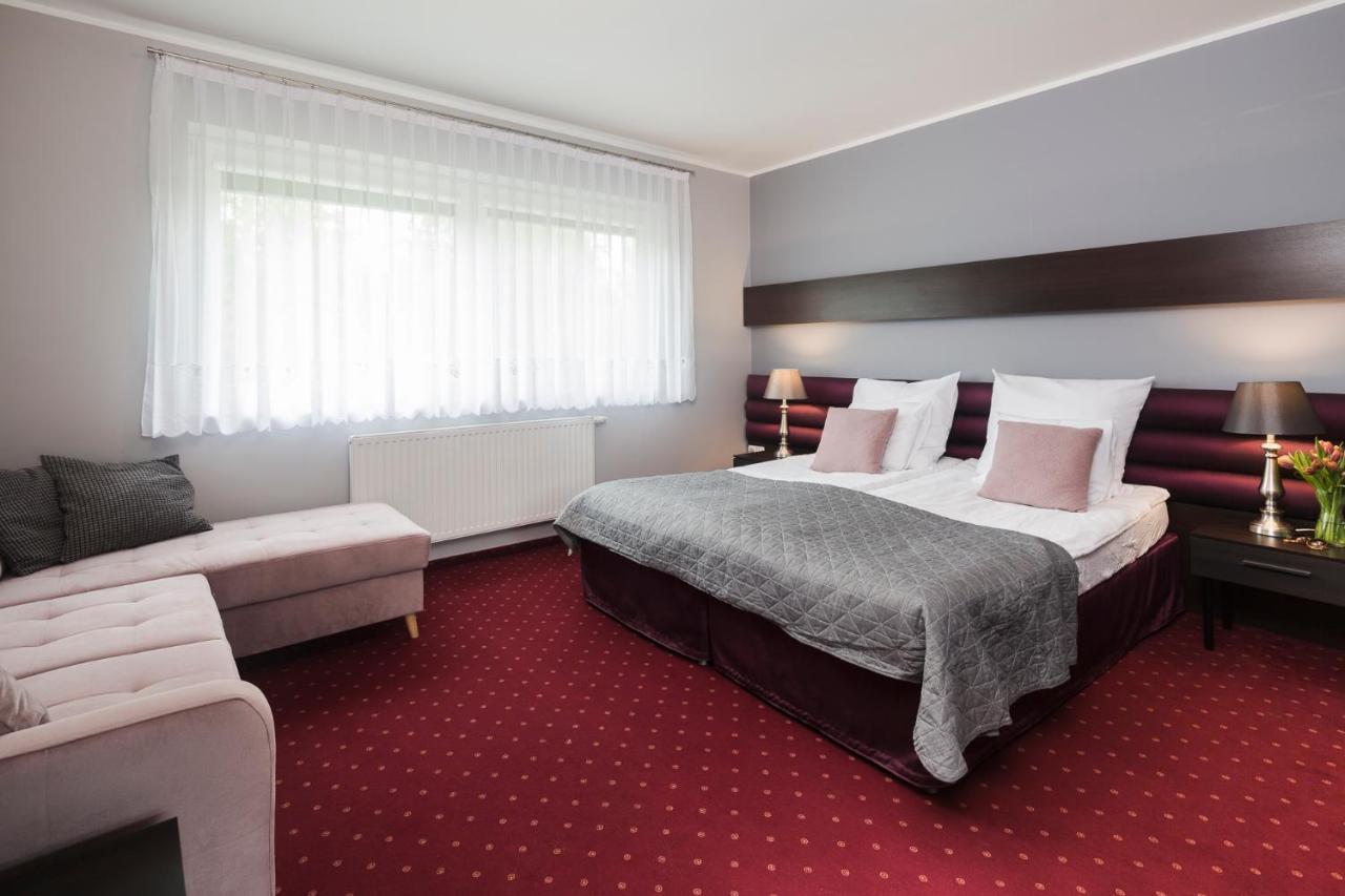 Noce I Dnie Hotel Postołowo Kültér fotó