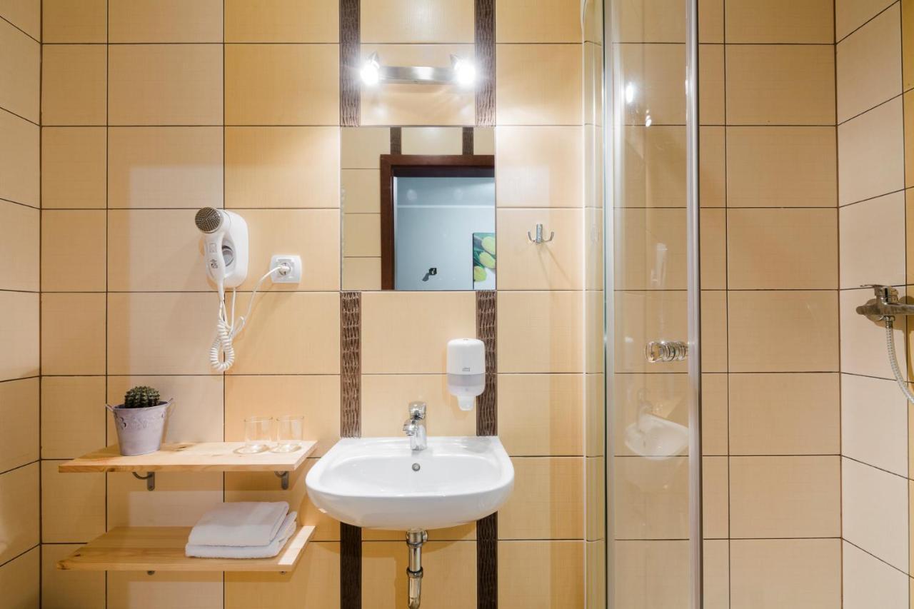 Noce I Dnie Hotel Postołowo Kültér fotó