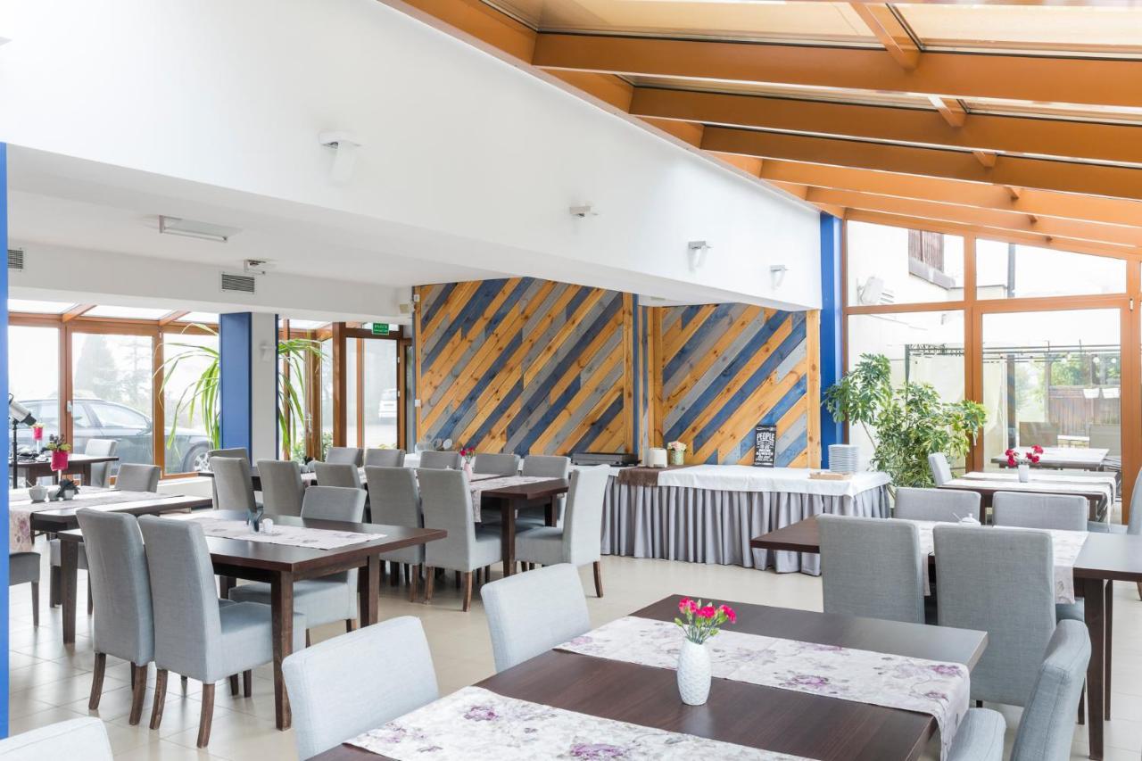 Noce I Dnie Hotel Postołowo Kültér fotó