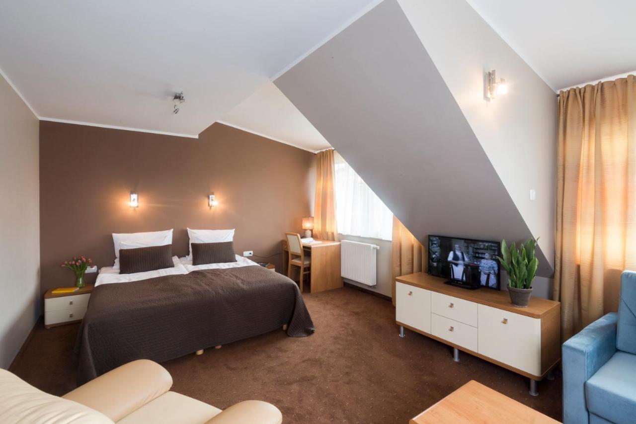 Noce I Dnie Hotel Postołowo Kültér fotó