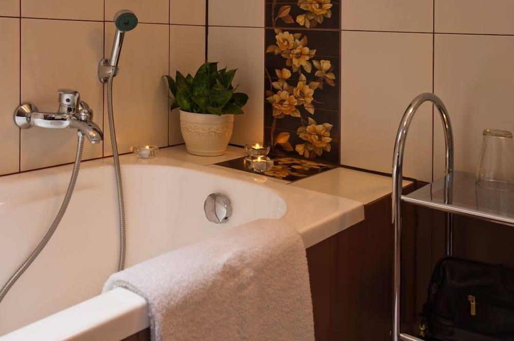 Noce I Dnie Hotel Postołowo Kültér fotó
