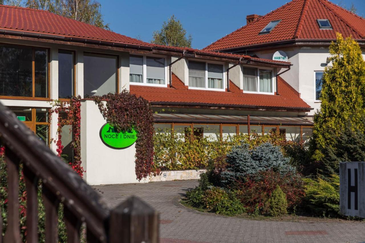 Noce I Dnie Hotel Postołowo Kültér fotó